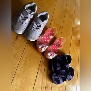 3 pairs of little girl shoes size 8-9  ✨ 👟 sneakers, slip ons, + sandals!